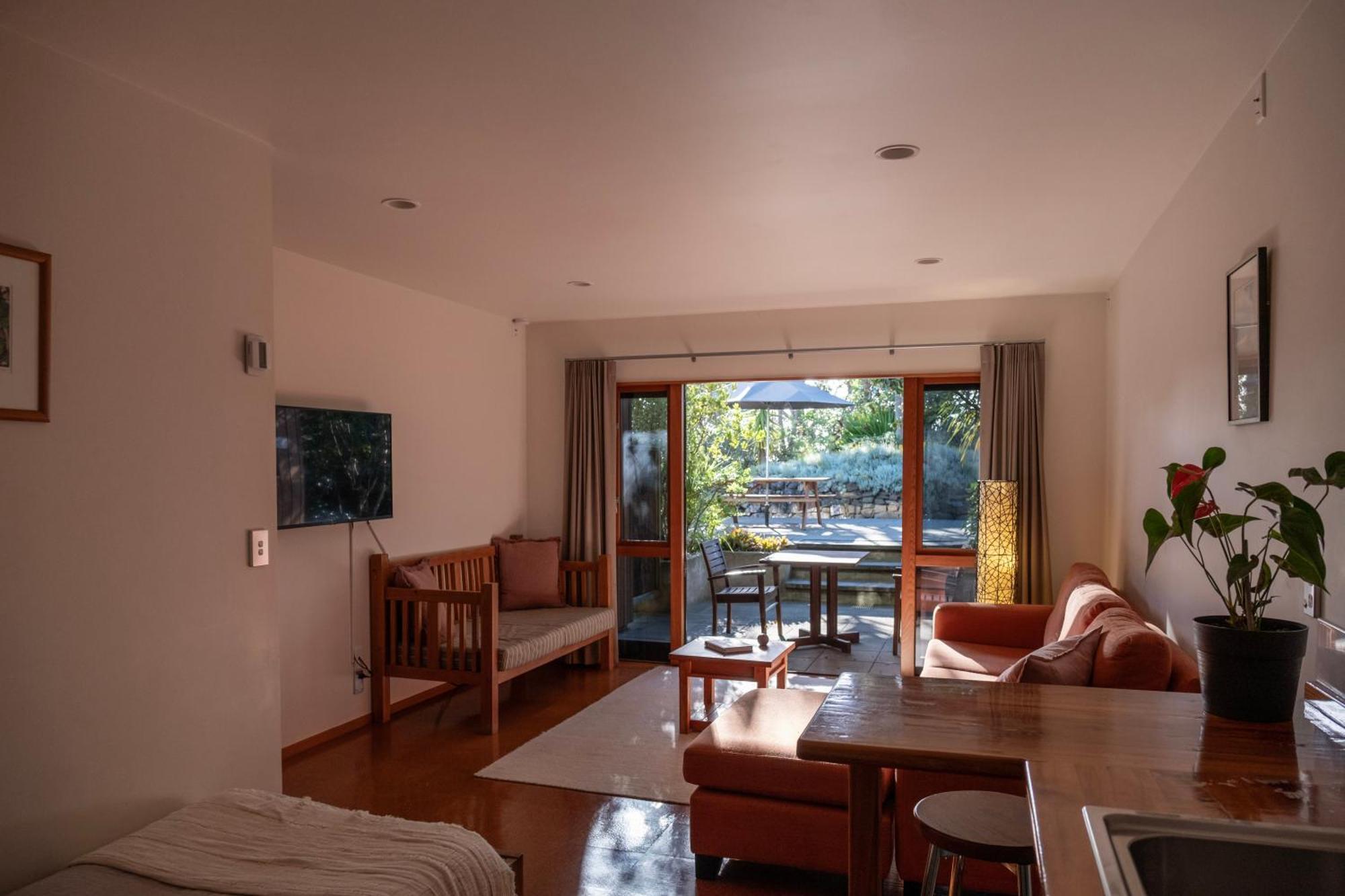Bow Street Apartments & Cottage Raglan Buitenkant foto